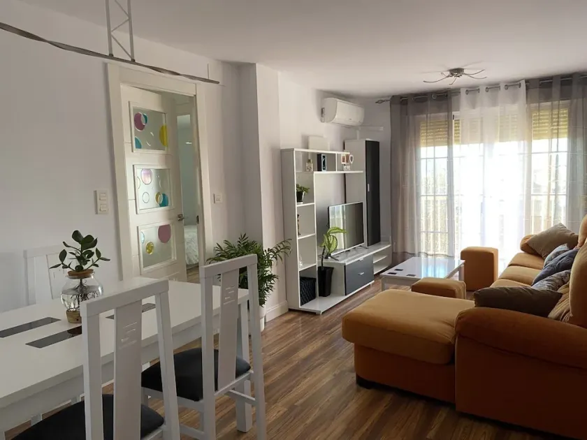 Appartement idéal pour les familles, à proximité immédiate du métro et du bus. - Image 1