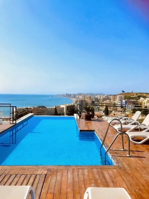 Home on the Rock - Viste spettacolari / Infinity Pool / WiFi / 5 minuti spiaggia / negozi / bar. - Image 1