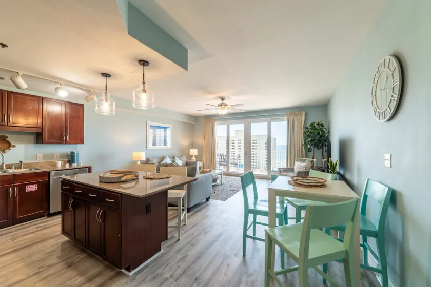 Tasty Waves Laketown Wharf 816-Beach Views-Beautifully Decorated!1Bd/2Ba/Sleeps 6 - Image 1