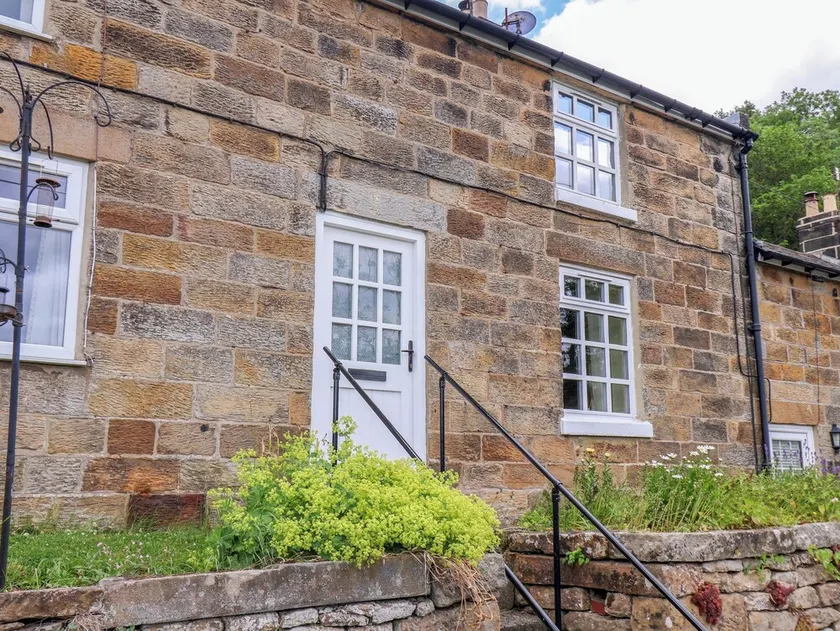 Eskdale View, 5 Hollins Cottages - Image 1