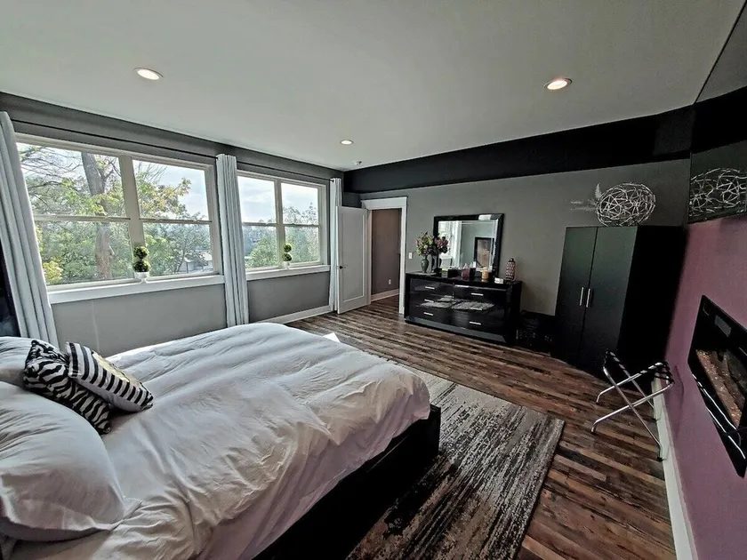 This house is a 2 bedroom(s), 1 bathrooms, located in Chattanooga, TN. - Image 1