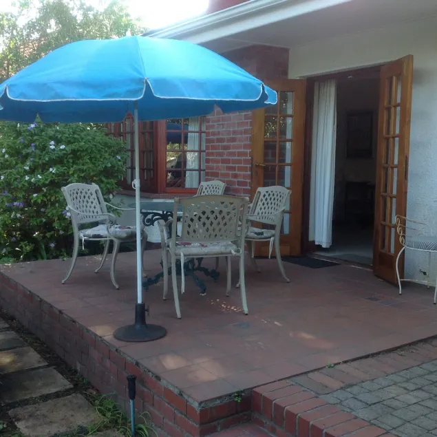 Splendid well-equipped Rondebosch Self-Catering Cottage. - Image 1