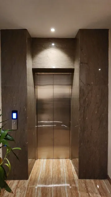 Hotel Diamond - Image 1