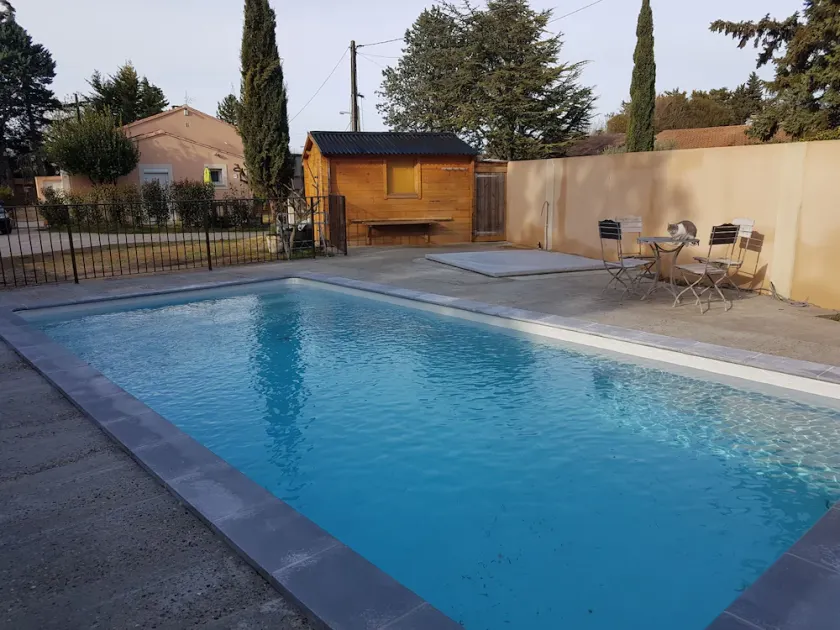 Charmente HOUSE ved foden af ​​Luberon STUDIO 4 personer swimmingpool og spa - Image 1
