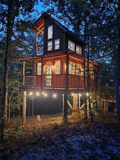 Branches Up Tree House Mountain Getaway - Image 1