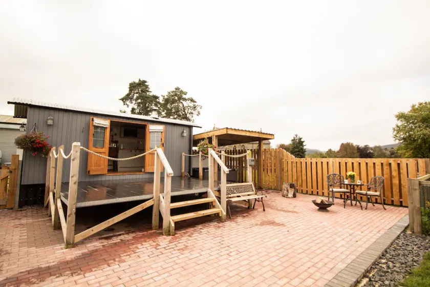 Rose -  a shepherds hut that sleeps 2 guests  in 1 bedroom - Image 1