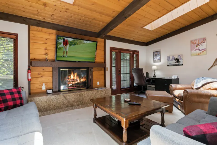 Spacious Townhome on Shuttle Route, Just Minutes to Vail Resort! - Image 1