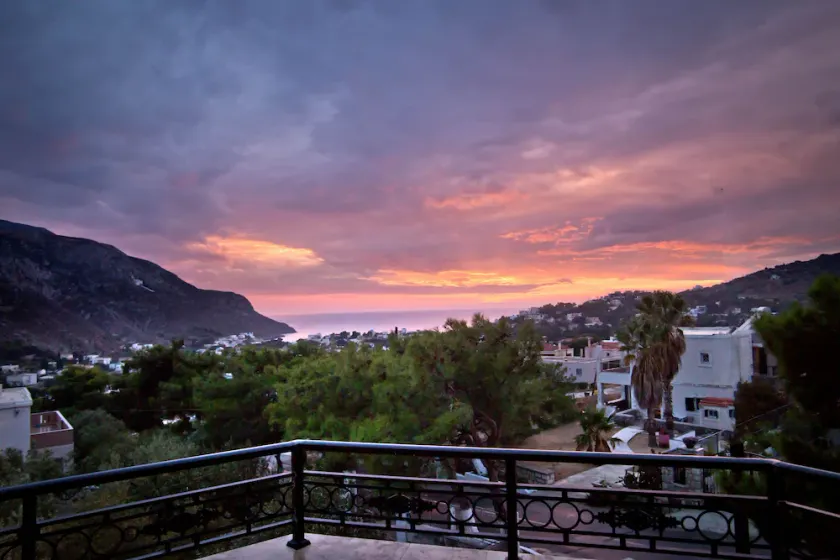 For families & friend groups close to beaches &climbing sectors. Great location! - Image 1