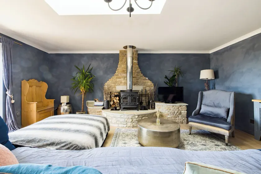 Stylish Family Barn, edge of Frome + country views - Image 1