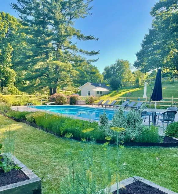 Country Estate Outside Hudson - Heated Extra Large Pool w/ Outdoor Barrel Sauna - Image 1