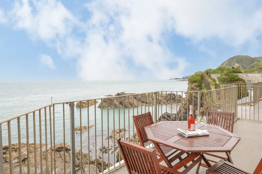 OCEANS SIDE, family friendly, country holiday cottage in Ilfracombe - Image 1