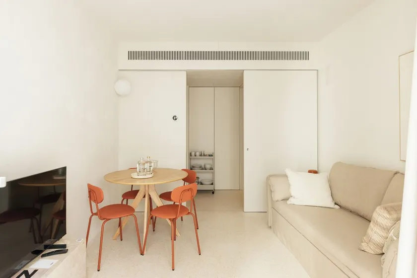 LIOZ Hotel & Apartments - Image 1