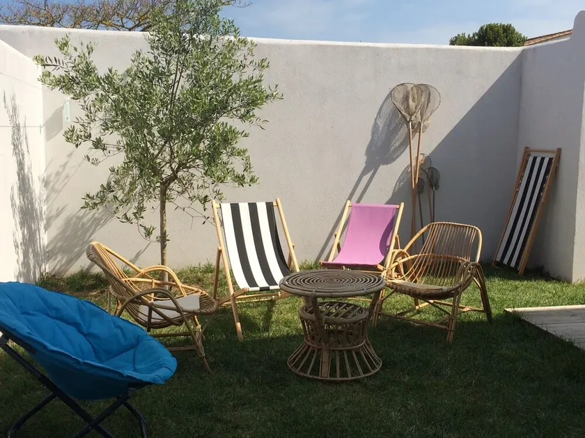 Presqu'ile dans l'île, Pretty 3* house, town center, 4 pers, enclosed garden + garage - Image 1
