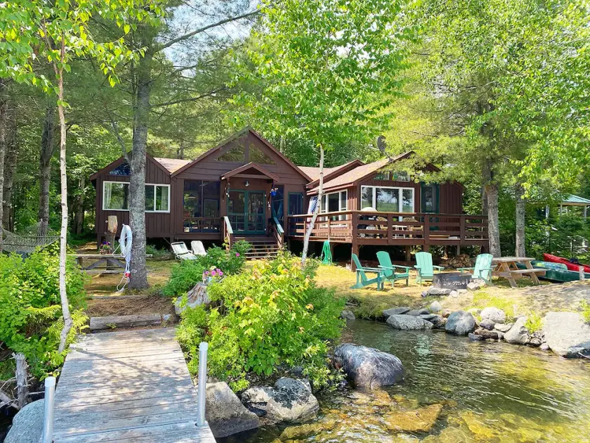 Loon Camps at Waters Edge: due graziosi cottage sono collegati da un portico schermato - Image 1