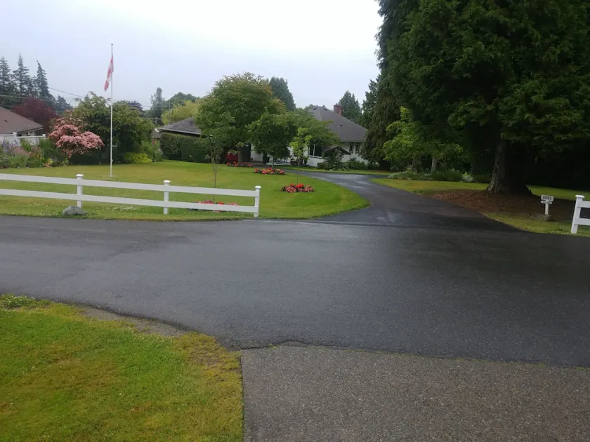 Dominion Brook Park Vacation Rental - Beautiful suite with garden / park views. - Image 1