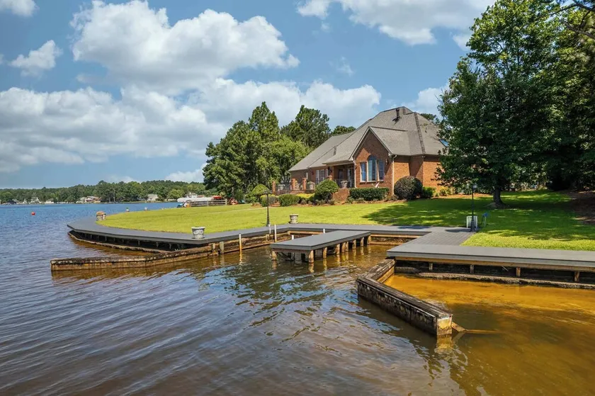 Lakeside Lane Retreat - Image 1