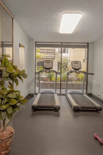Trendy Koreatown Condo - Image 1