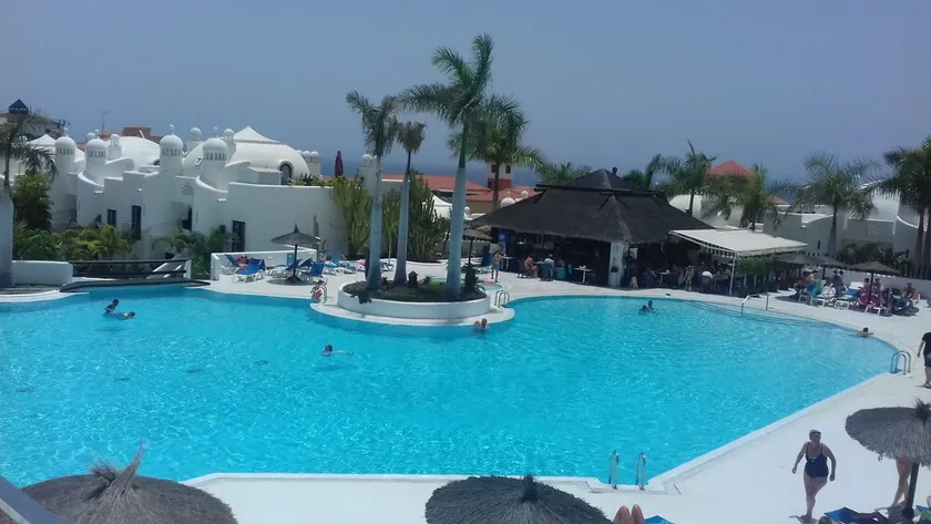 Wohnung in einer herrlichen Anlage mit 3 Swimmingpools, Bar, Wifi in der Nähe des Meeres - Image 1