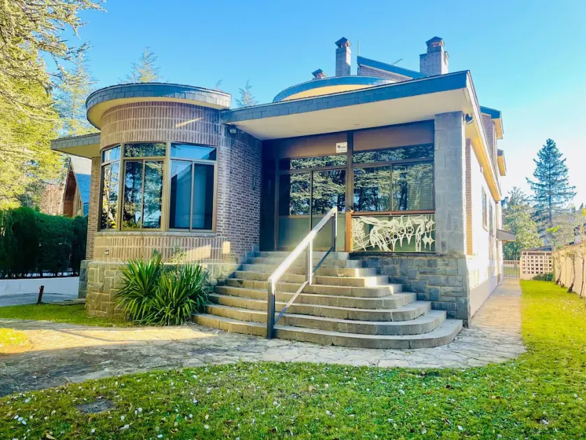 Geräumige Villa in Jaca mit privatem Pool und Garten - Image 1