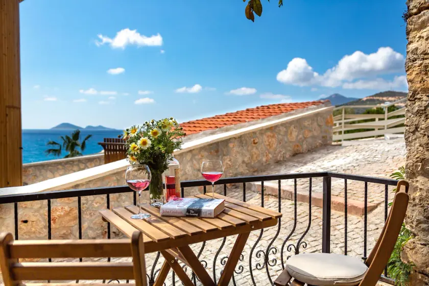 Gizli is studio apartment on beach front in amazing location in old town - Image 1