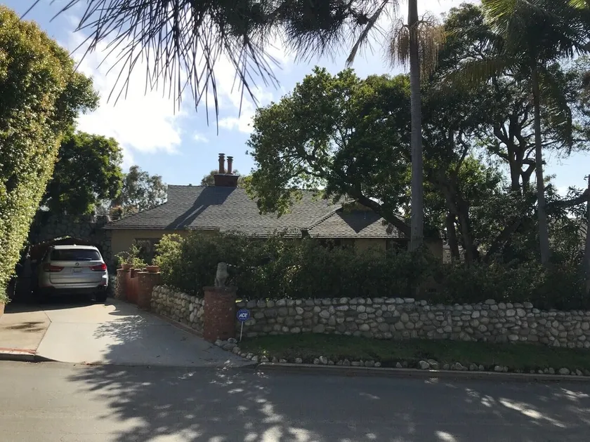 Cottage sur la plage avec jardin avant et arrière, à seulement 15 minutes à pied de la plage - Image 1