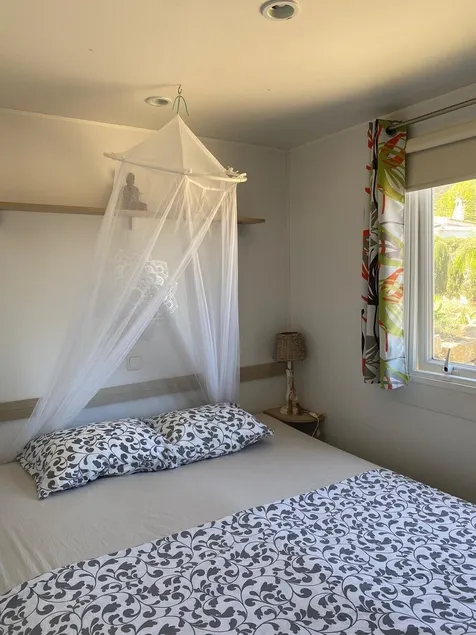Cozy tiny house in nature, 5 mins from Beach | With sea view & high speed WiFi - Image 1