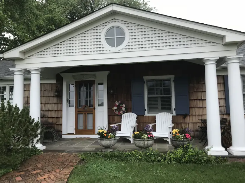 Manhasset Bay Waterfront Cottage. Einfache Fahrt nach NYC und ruhige, friedliche Umgebung - Image 1