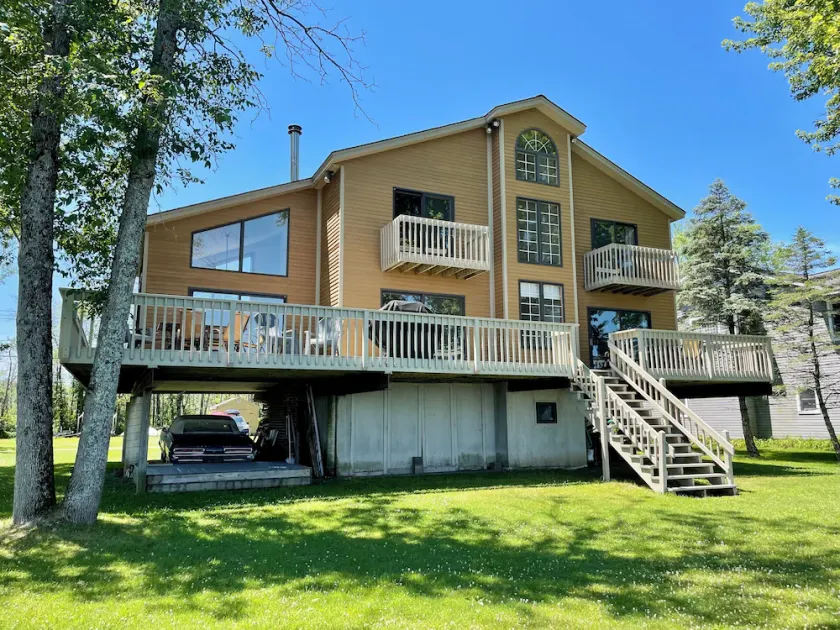 Lakefront Retreat near Saratoga Racetrack, SPAC - Image 1