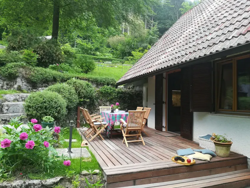 Familievenligt hus ISKARETREAT på den private glade i Iški vintgar-kløften - Image 1