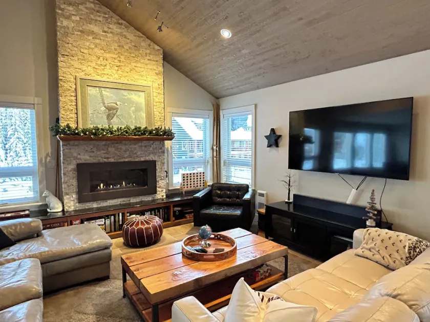 Luxurious Quail Crossing Residence at Apex Mountain Resort - Image 1