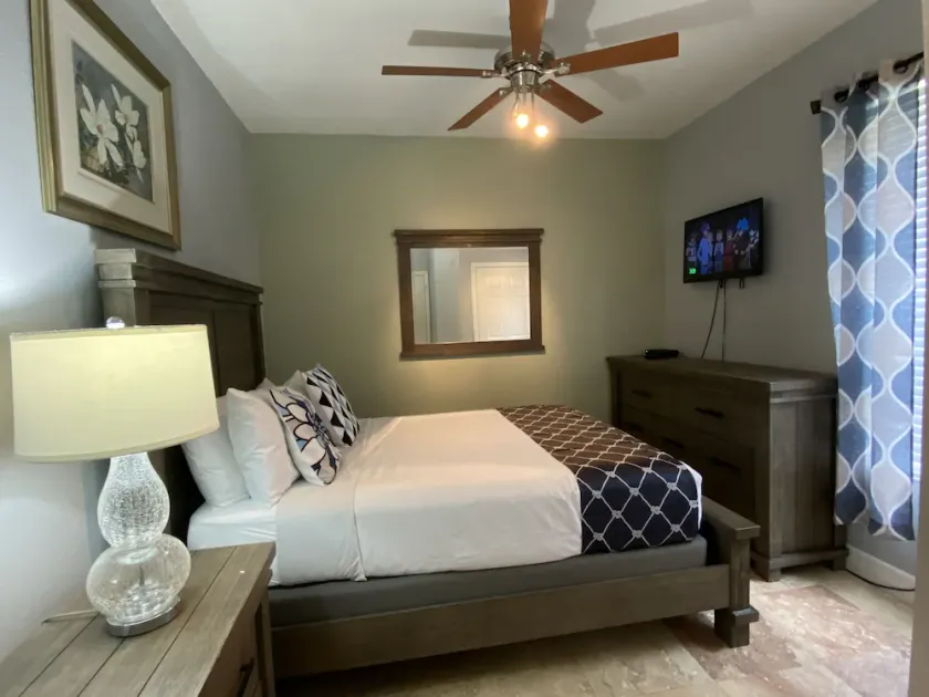 Condo in Best Location. Heated Pool, near Convention Ctr, across Epic Universal. - Image 1