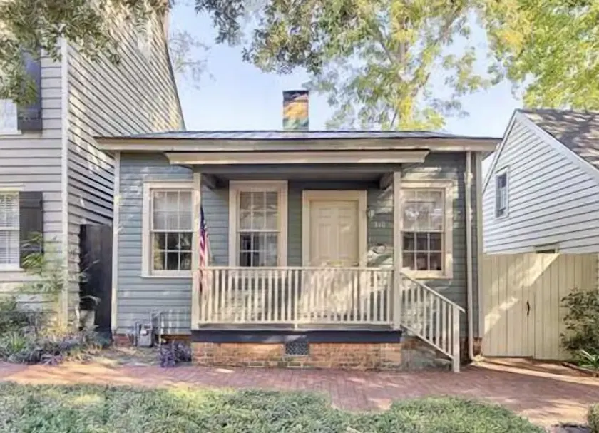 Historic District Cottage på East Jones Street! - Image 1