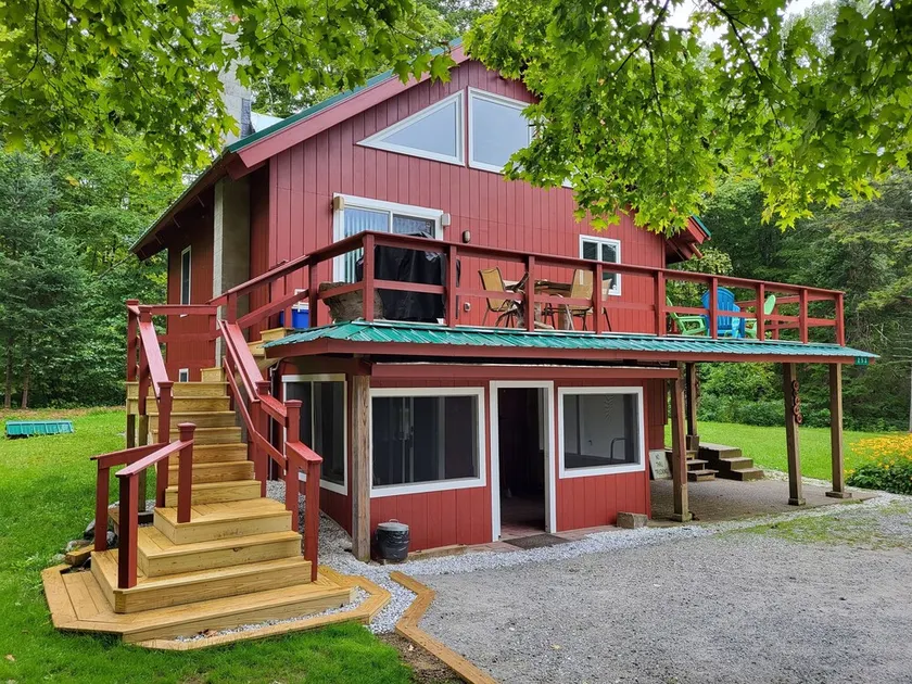 Hike, ski, summer fun in our all season home minutes to Okemo. Dogs welcome! - Image 1