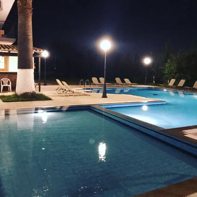 Banos Apartments and swimming pool - Image 1