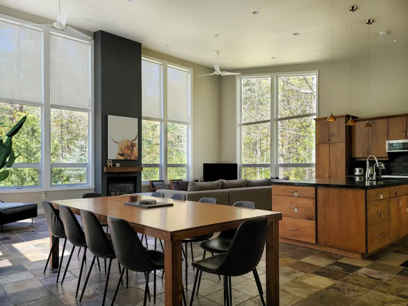 Large Modern/Rustic Cottage-Walk to Private Beach - Image 1