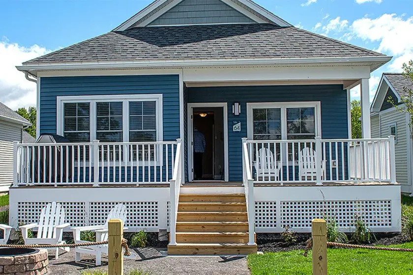 The Cove at Sylvan Beach - Pet friendly lakeside cottage with a pontoon boat! - Image 1