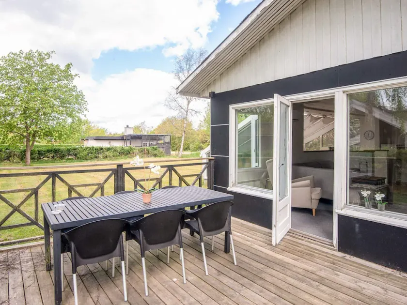 4 person holiday home in Fårvang - Image 1