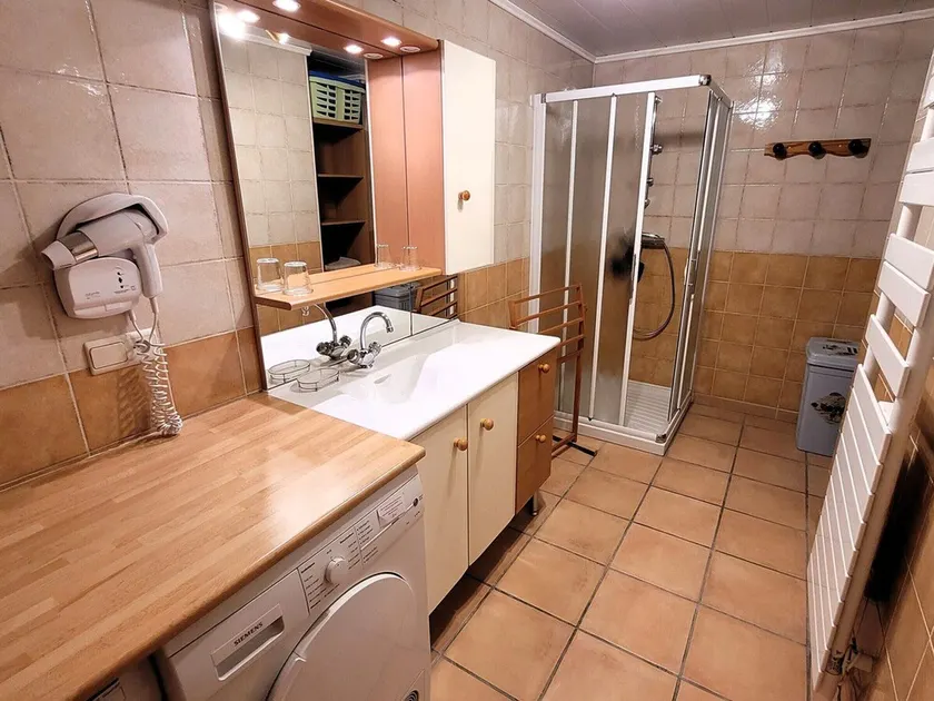 Appartement spacieux 10 pers, skis aux pieds, Les Gets, parking couvert - Image 1