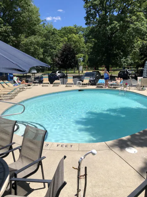 South Haven - No Stairs - Condo with Pool - 2 minute Walk to Beach! - Image 1