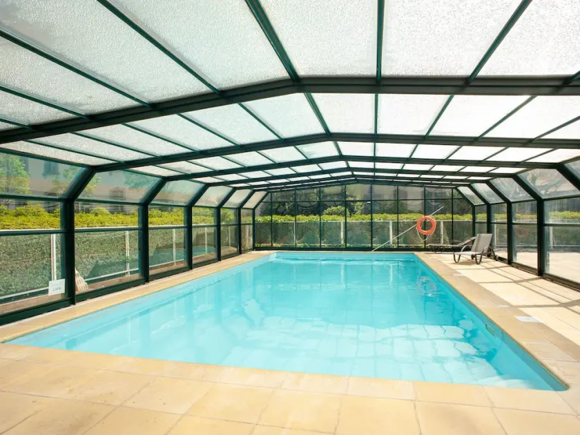 Studio Douillet Proche du Centre Ville | Piscine Extérieure Chauffée - Image 1