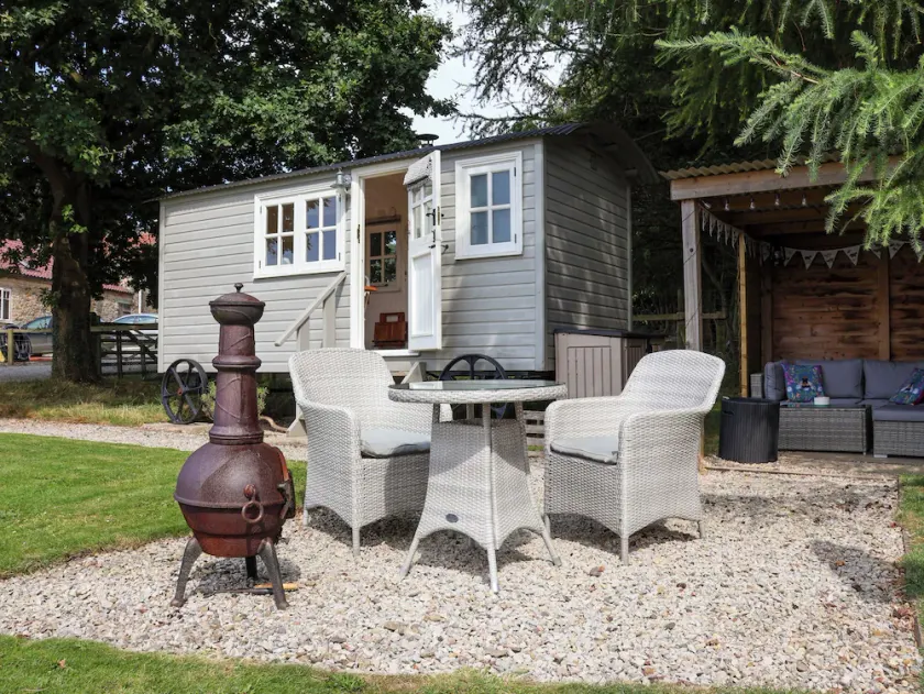 BELLWETHER, romantic, country holiday cottage in Helmsley - Image 1