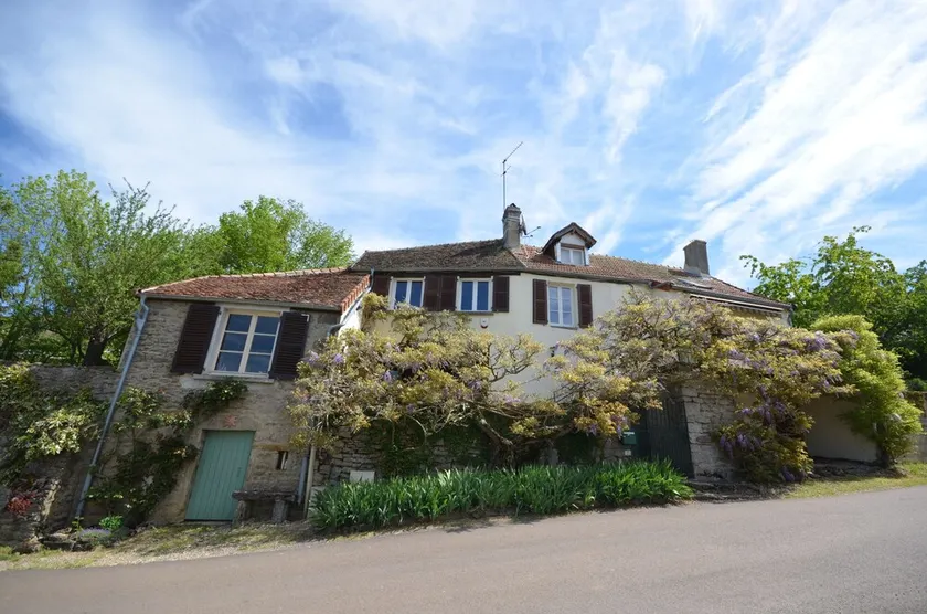 Guest house with view on the Hautes Côtes de Beaune vineyard - Image 1
