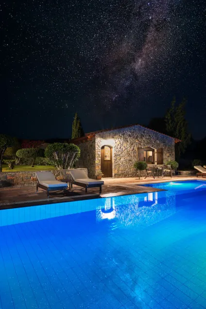 Oceanides Luxury Apartments - Image 1