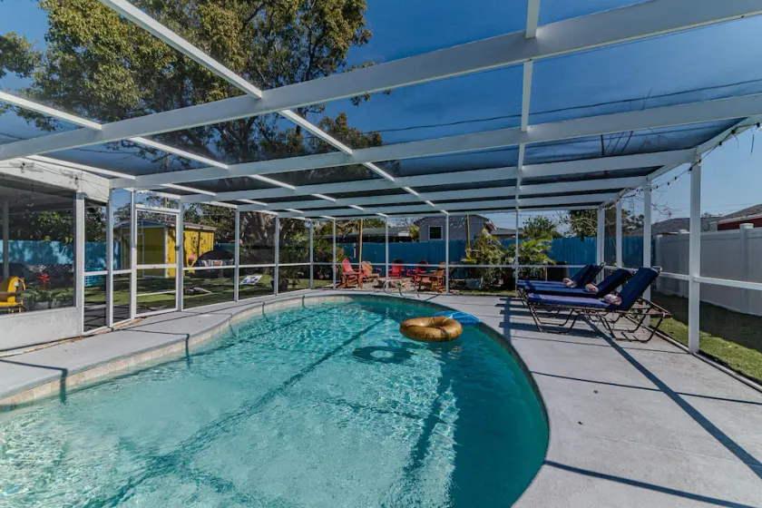 HotPool 5BDR 3Bath home, 3.5 miles to the beach - Image 1