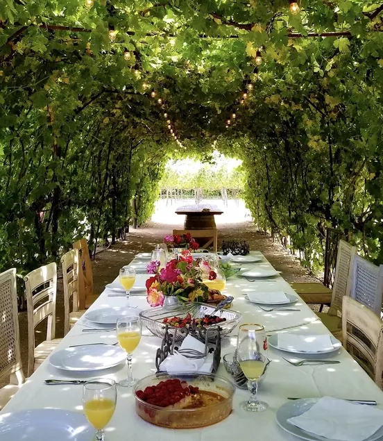 Large poolside King suite with private entrance-Villa Riposo Winery - Image 1