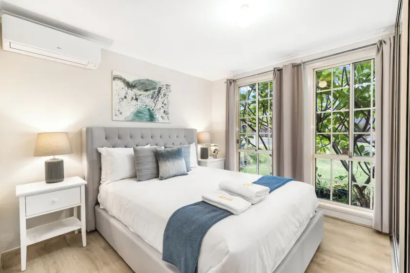 StayAU Cozy 3BR Suburban Retreat in Ingleburn - Image 1