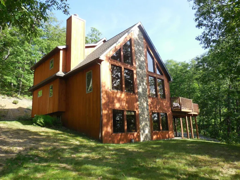 Beautiful House, only 1.2 Miles To Shy Beaver Boat Launch on Raystown Lake - Image 1