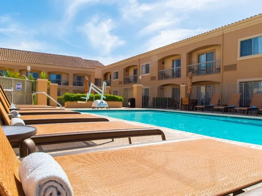 Indulge in Home-Like Comfort! 2 Comfortable Units, Near Camarillo Ranch House - Image 1