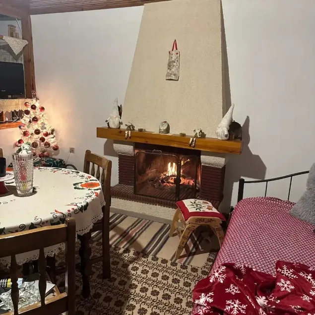 Ζεστή Φωλιά( Warm Nest). - Image 1
