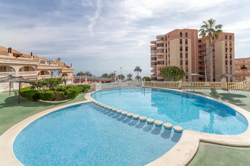Ferienhaus 'Playa Arenales Del Sol' mit Meerblick, WLAN und Klimaanlage - Image 1
